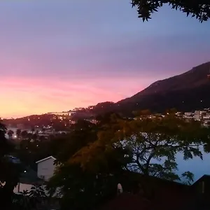 Independent Quaint Flat, Close To Cape Town