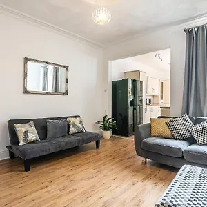 Regent House Holiday home Rotherham