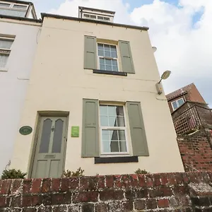 Captains Holiday home Whitby
